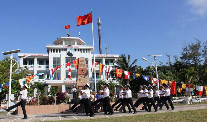 45 năm Đoàn Trường Sa: Tự hào những người lính giữ biển, đảo (5/5/2023)
